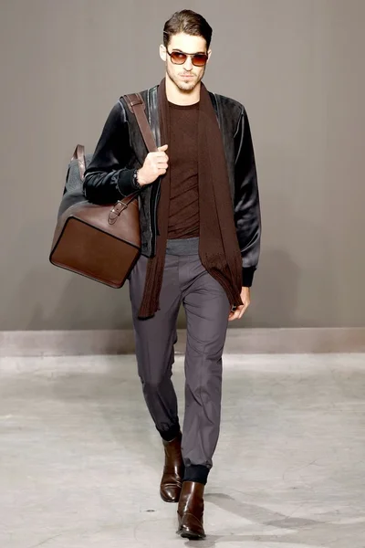 Look 24